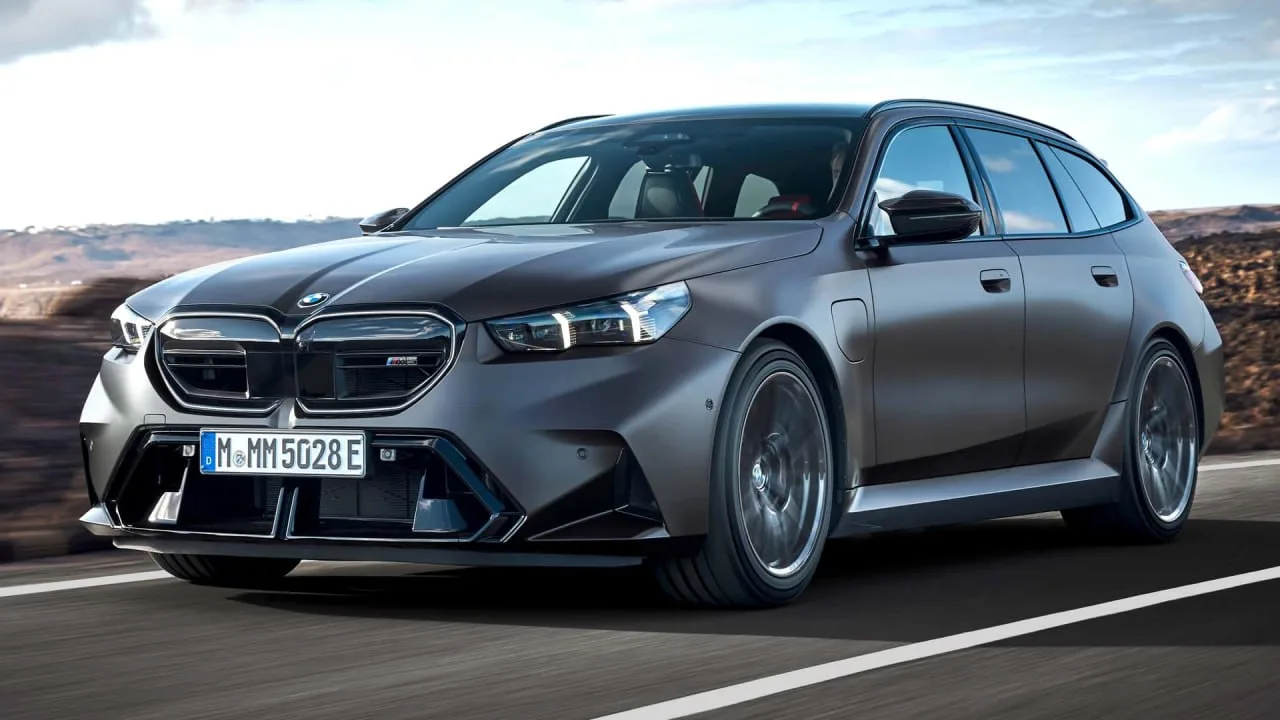 Wynajem BMW M5 Touring: 717 KM i pięcioro miejsc